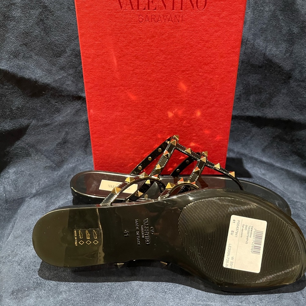 ❣️❣️❣️SOLD❣️❣️❣️AUTHENTIC Valentino Garavani rockstud jelly/sandal - Picture 4 of 5